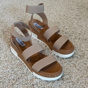 Steve Madden Tan Sandals with Platform Sole